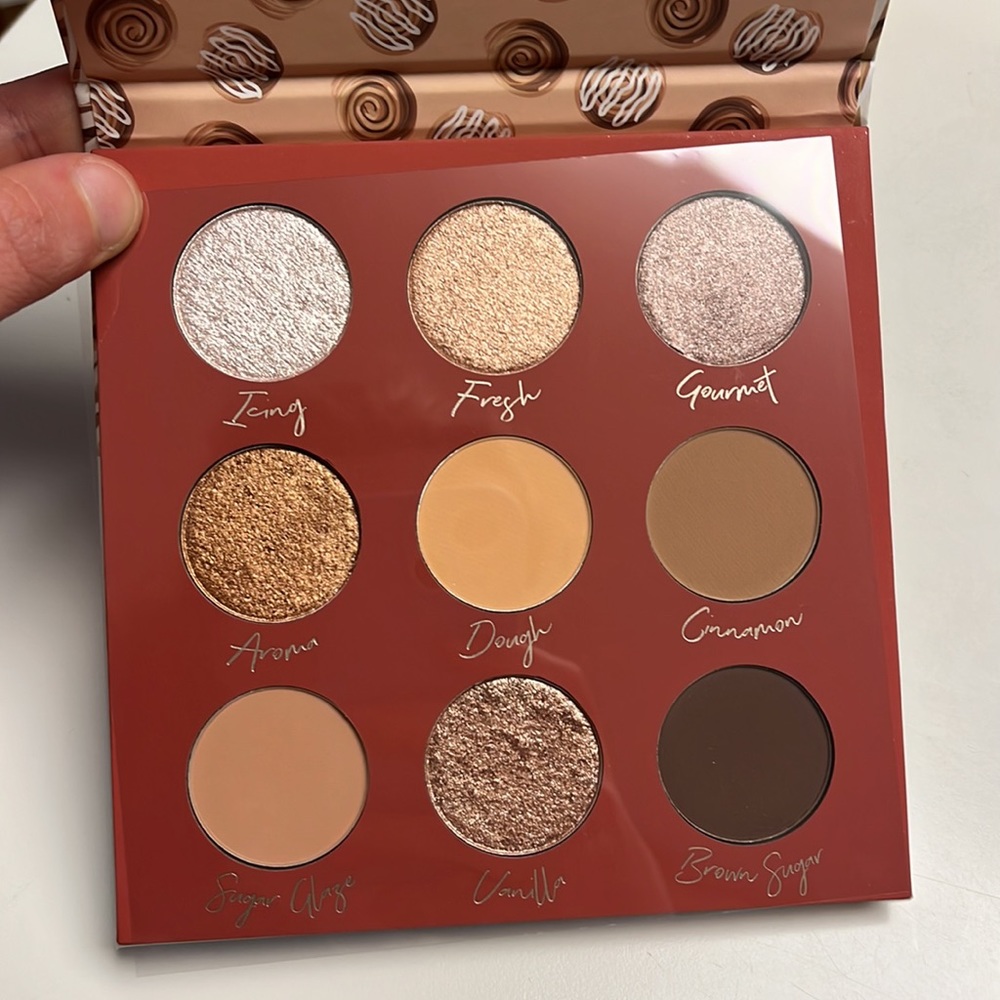 Beauty Bakerie The Chosen Bun Eyeshadow Palette - Picture 1 of 5